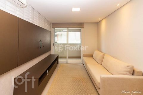 Image 8 - 897804