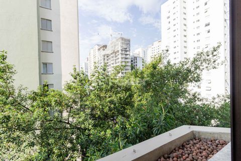 Image 16 - 897818