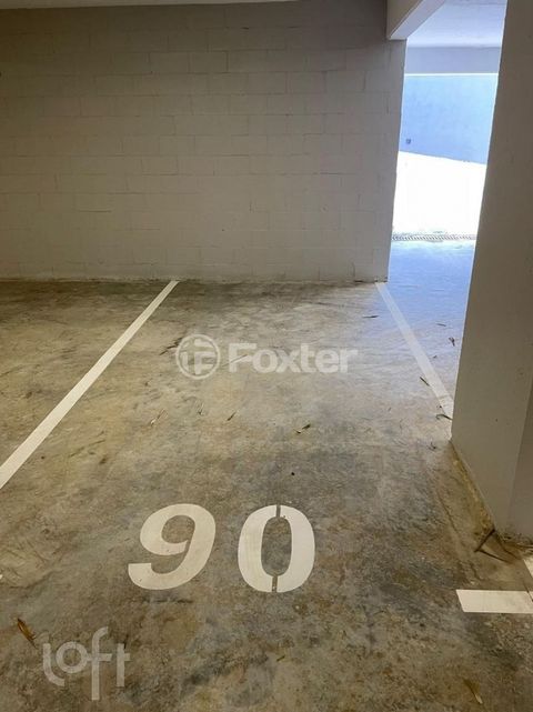 Image 7 - 897822
