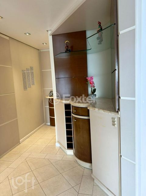 Image 7 - 897824