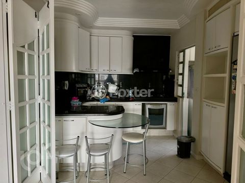 Image 9 - 897824