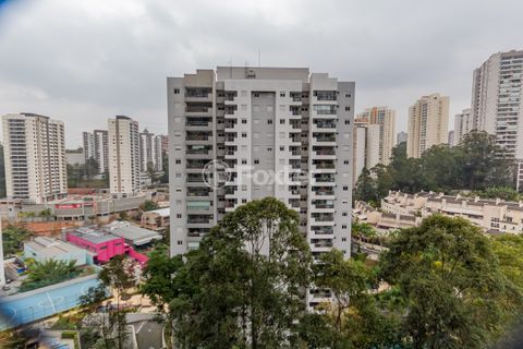 Image 7 - 897825