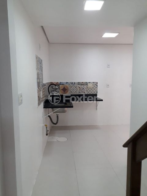 Image 9 - 897840