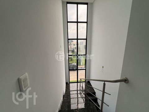 Image 9 - 897845