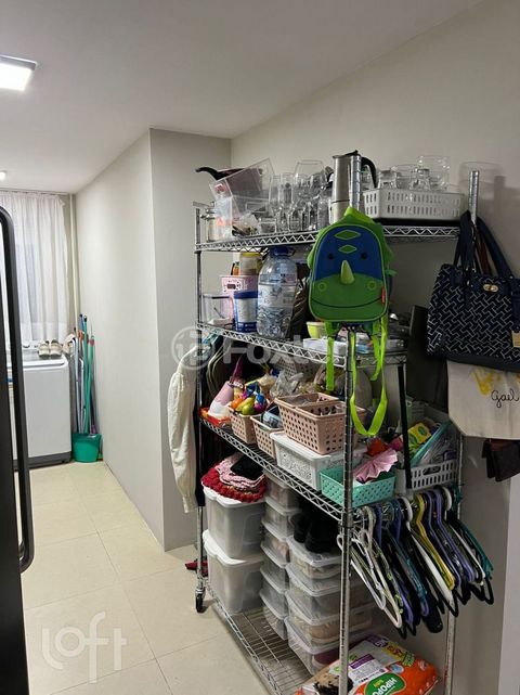 Image 9 - 897854