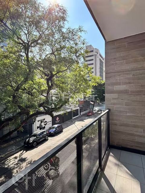 Image 10 - 897940