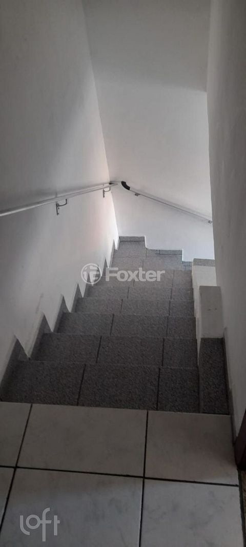 Image 6 - 897942