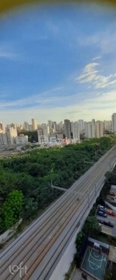 Image 11 - 897952