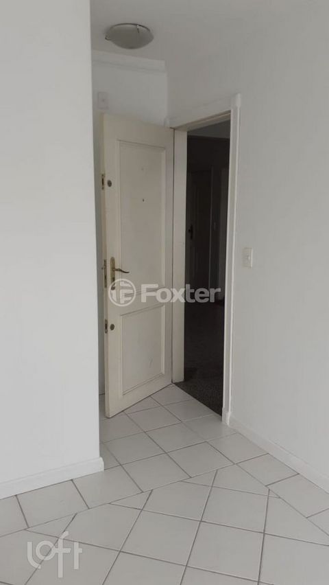 Image 6 - 897955