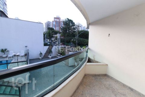 Image 9 - 897968