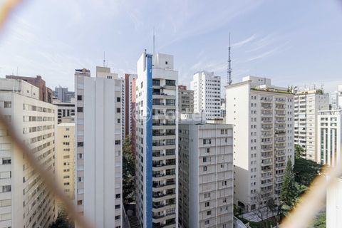 Image 18 - 897997
