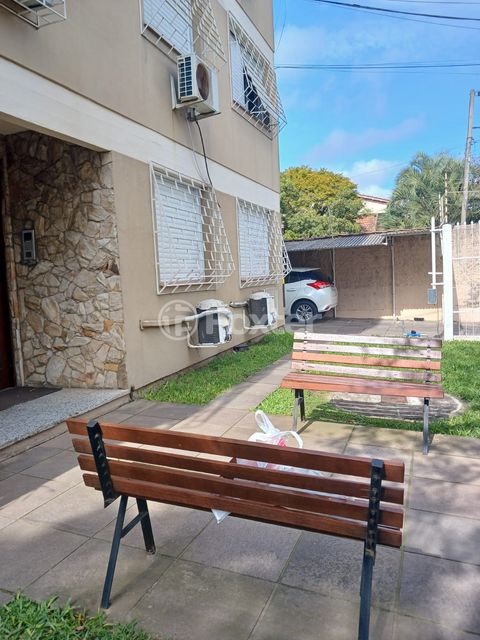 Image 8 - 898001