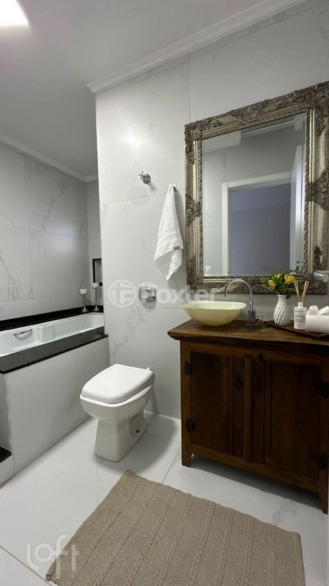 Image 7 - 898007