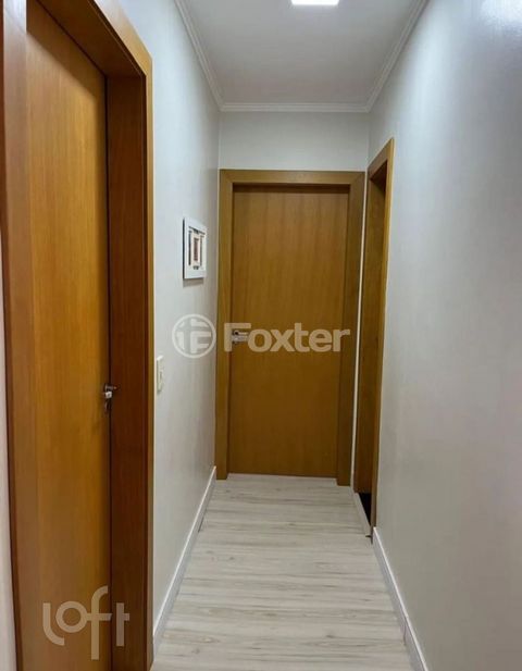 Image 5 - 898027