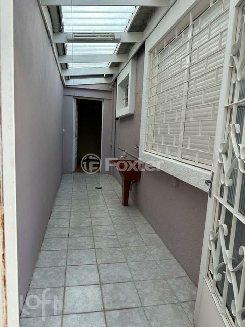Image 8 - 898040