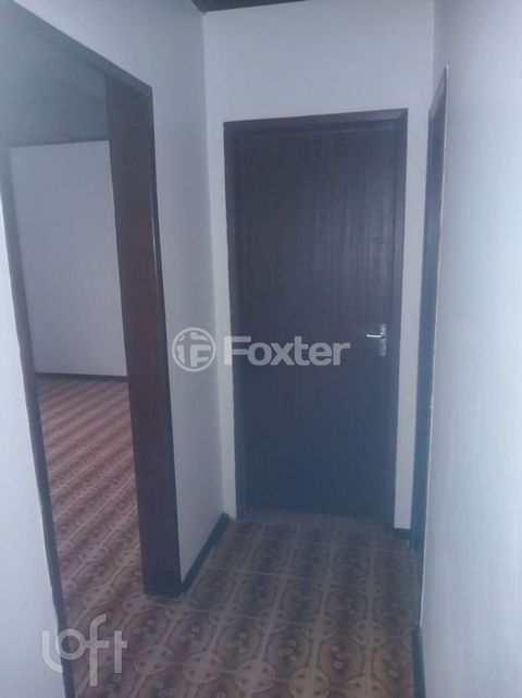 Image 7 - 898042