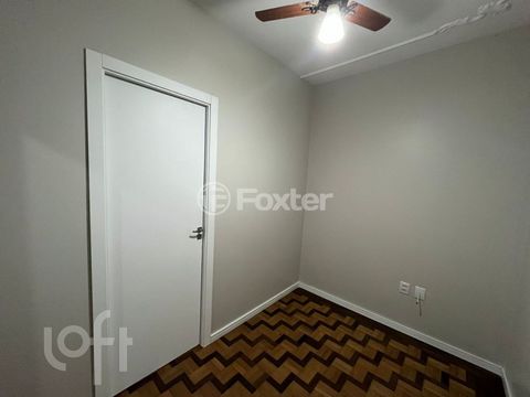 Image 7 - 898047
