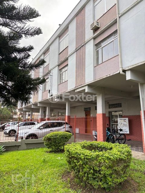 Image 3 - 898051