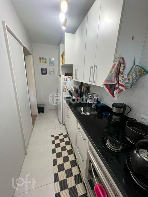 Image 10 - 898059
