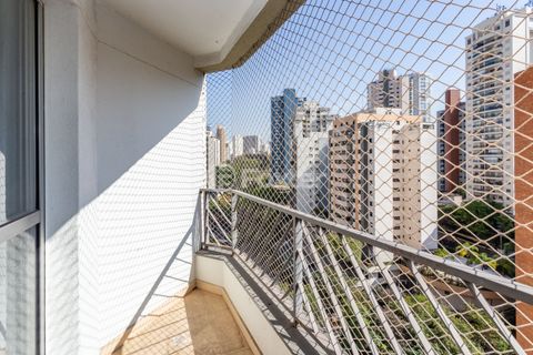 Image 7 - 898068
