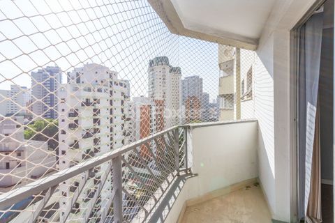 Image 6 - 898068