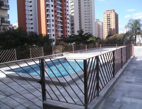 Image 10 - 898068