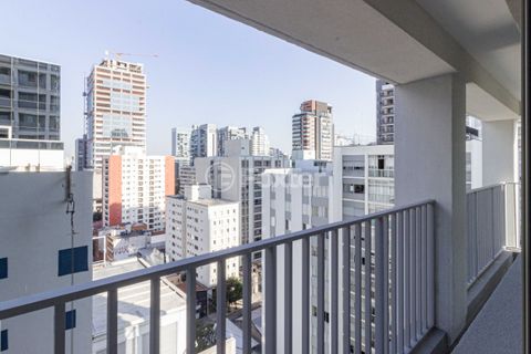 Image 16 - 898083
