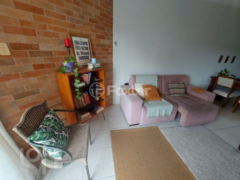 Image 3 - 898095