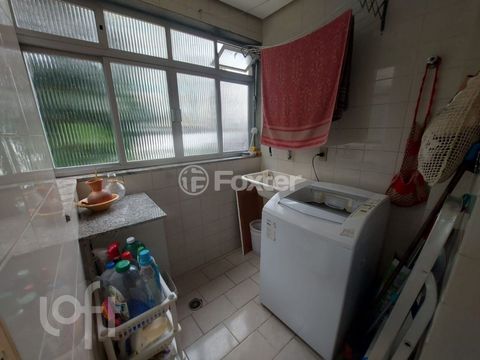 Image 8 - 898095