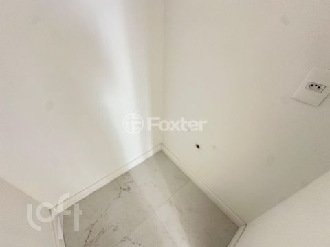 Image 10 - 898103