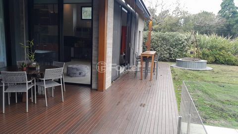 Image 6 - 898217