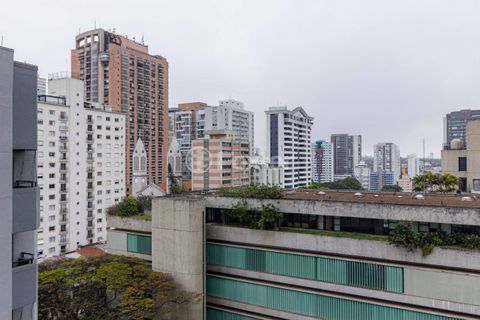 Image 6 - 898225