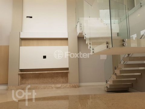 Image 7 - 898233