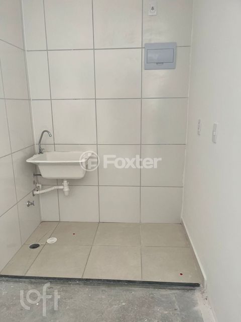 Image 4 - 898242