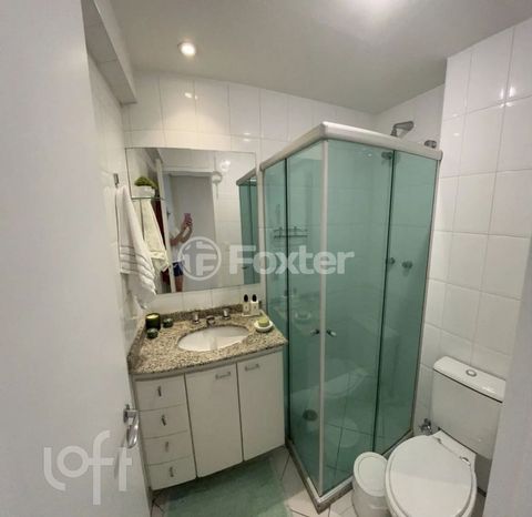 Image 7 - 898243