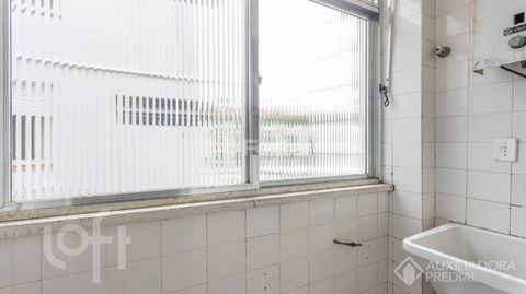 Image 6 - 898246