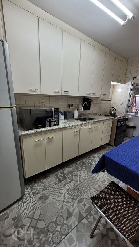 Image 9 - 898250