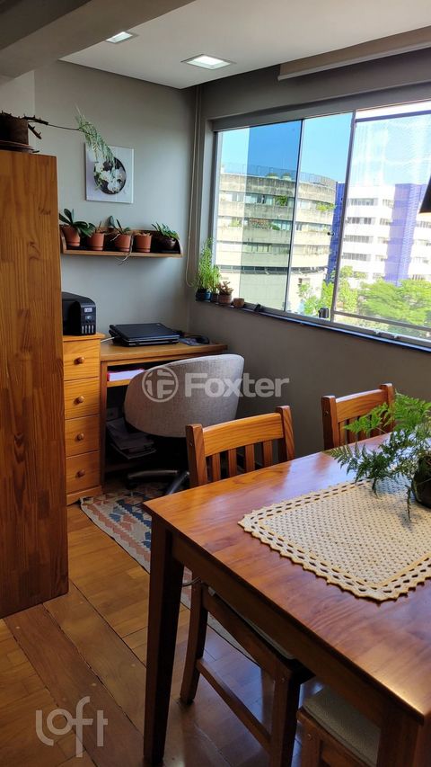 Image 7 - 898250