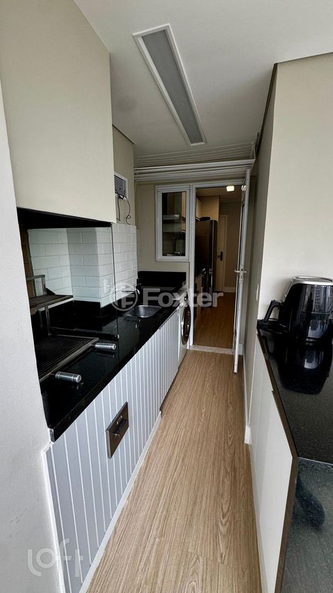 Image 5 - 898252