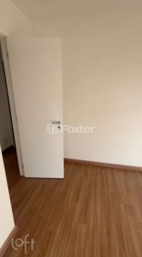 Image 19 - 898256