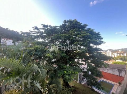 Image 7 - 898257