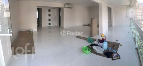 Image 1 - 898258