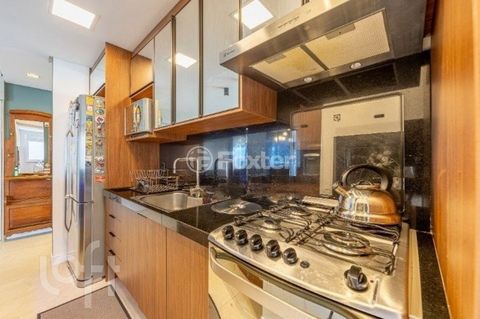Image 8 - 898264