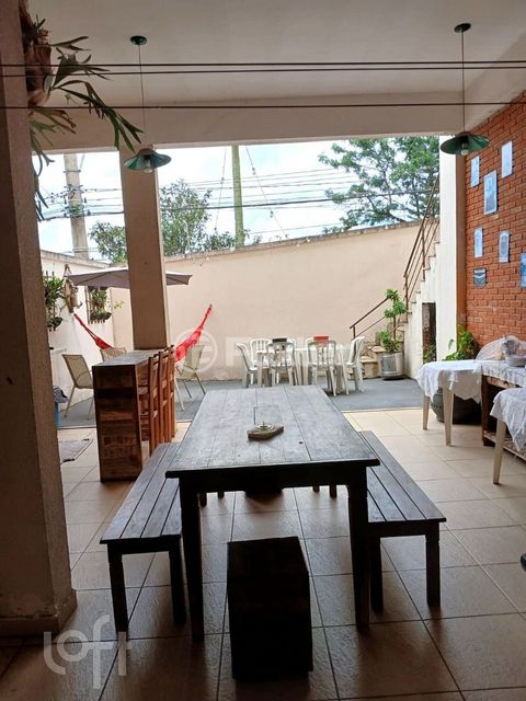 Image 3 - 898277