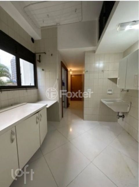 Image 6 - 898288
