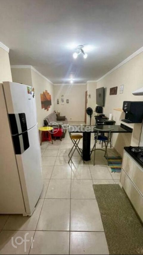 Image 3 - 898300