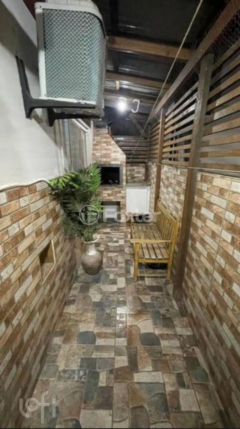 Image 2 - 898300
