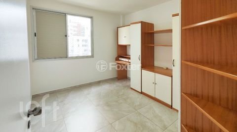 Image 8 - 898304