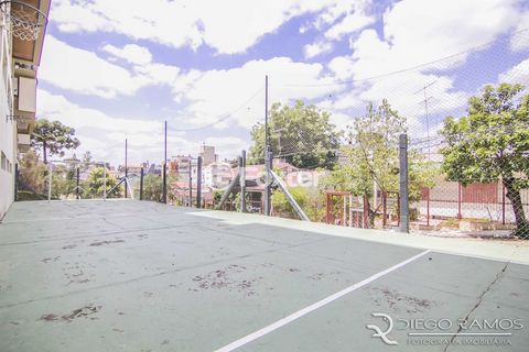 Image 6 - 898325