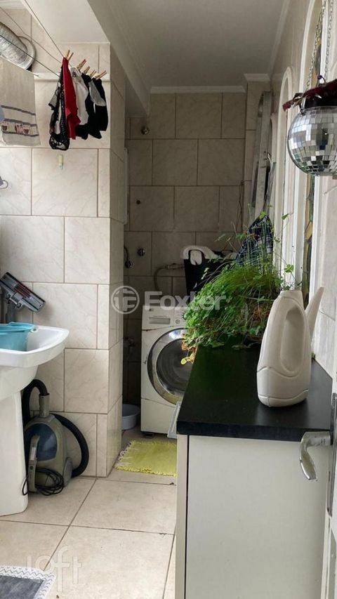 Image 7 - 898326